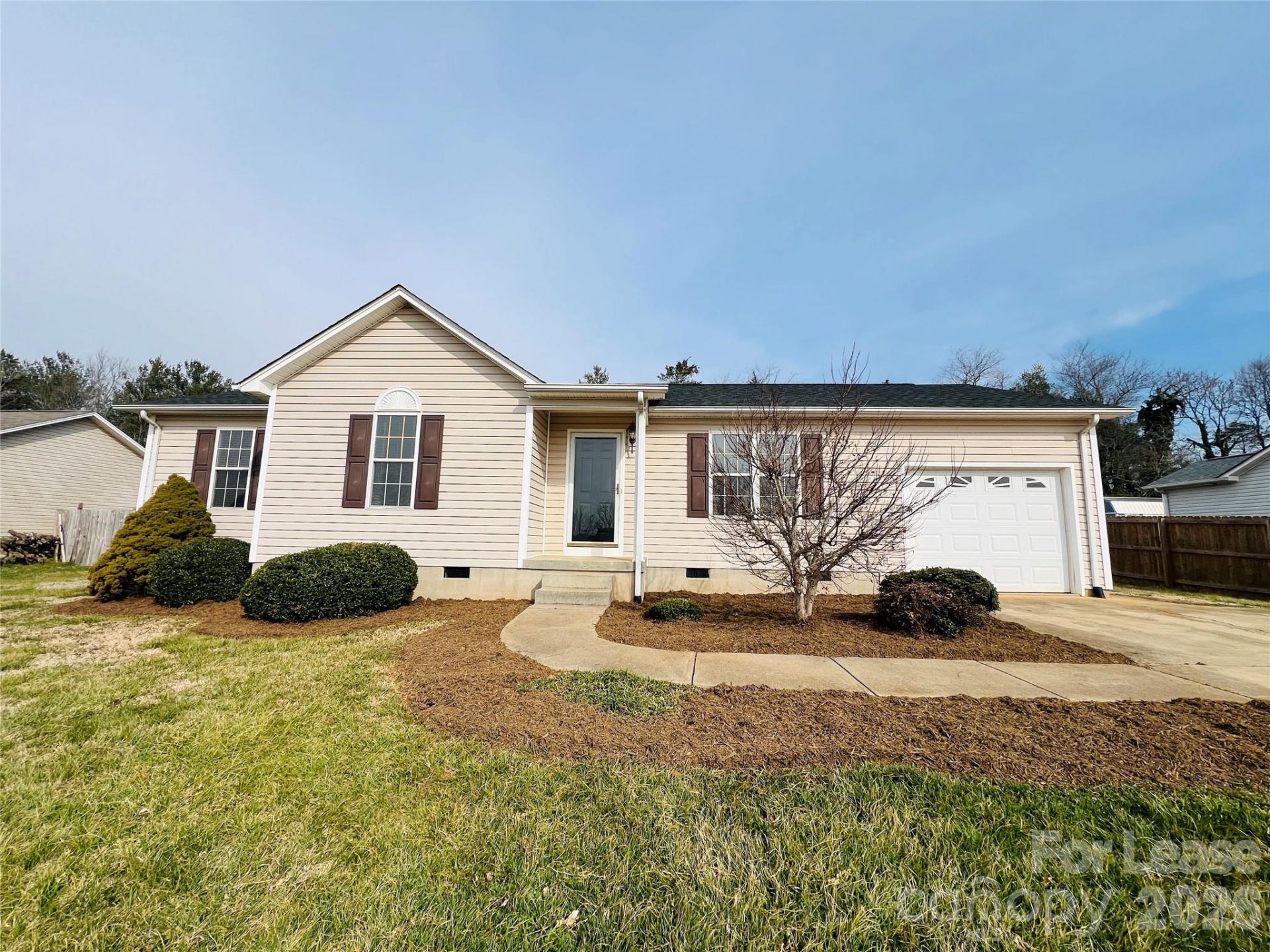 2050 Rocketts Way, Newton, NC 28658 Main Photo