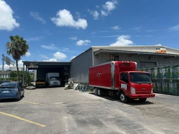 7500 NW 74th Ave , Medley, FL 33166