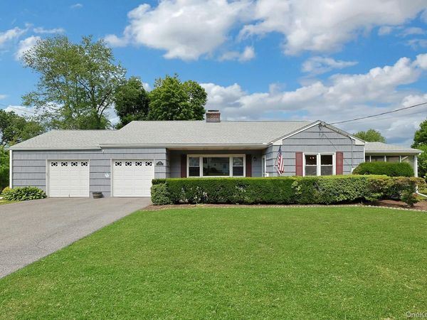 24 Grover Avenue, Thornwood, NY 10594