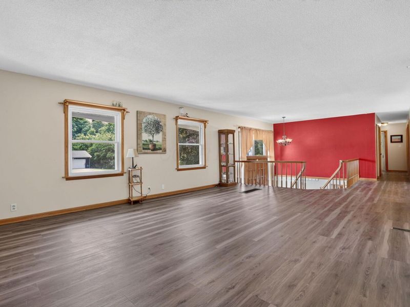 326 Roberts Drive SE, Newark, OH 43055 Photo 6