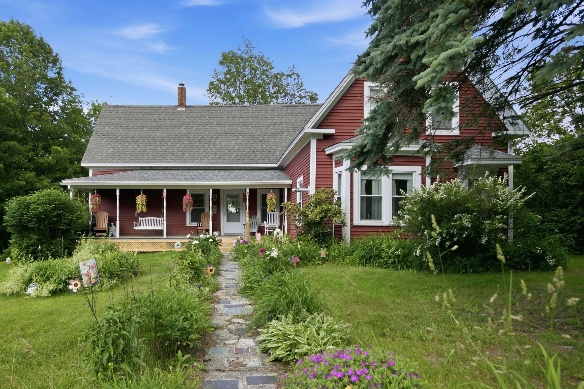 557 Old East Road, Whitefield, NH 03598 Main Photo