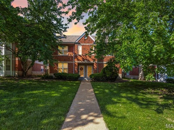 4122 Westminster Place, St Louis, MO 63108