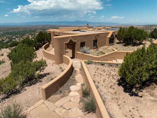 61 Three Rock Rd , Santa Fe, NM 87506