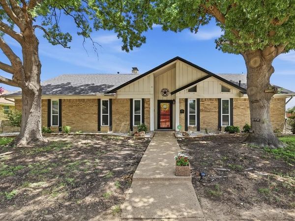 1000 Oxfordshire Drive, Carrollton, TX 75007