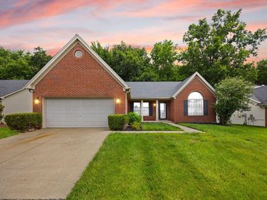 9017 Black Powder Lane, Louisville, KY 40228