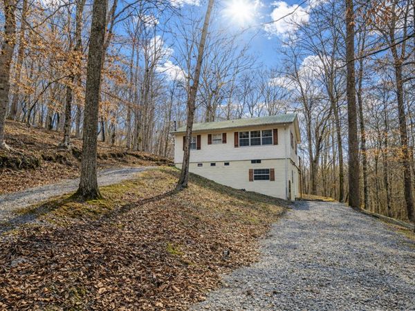 1377 Four Seasons Dr , Smithville, TN 37166