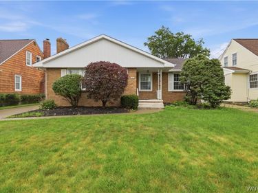 137 Cornwall Ave, Tonawanda, NY 14150