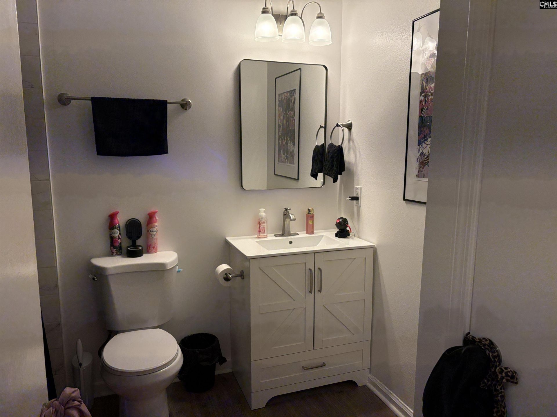 109 Thornwell Court Photo 4