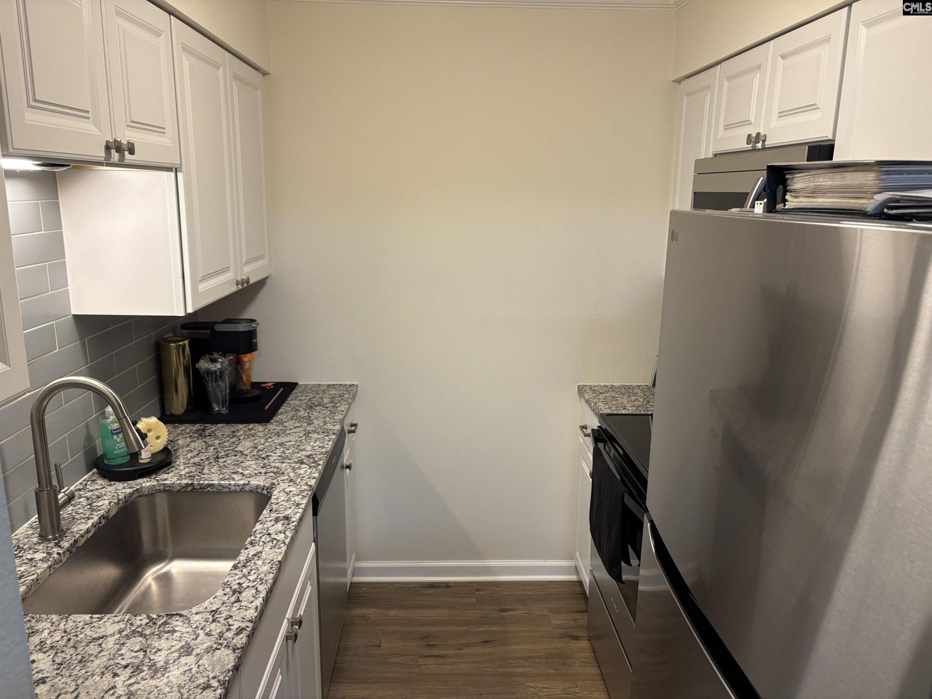 109 Thornwell Court Photo 9