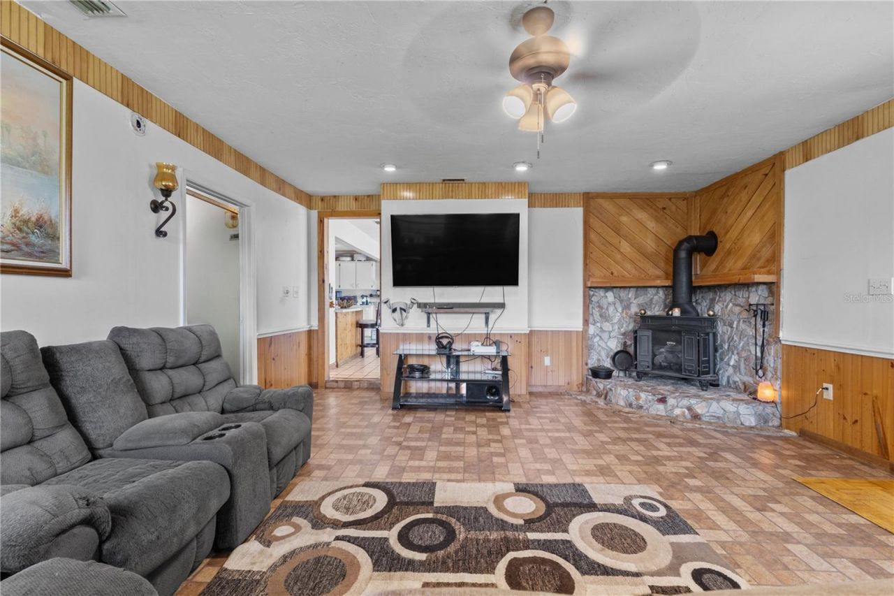 17250 NW 26th Court , Trenton, FL 32693 Photo