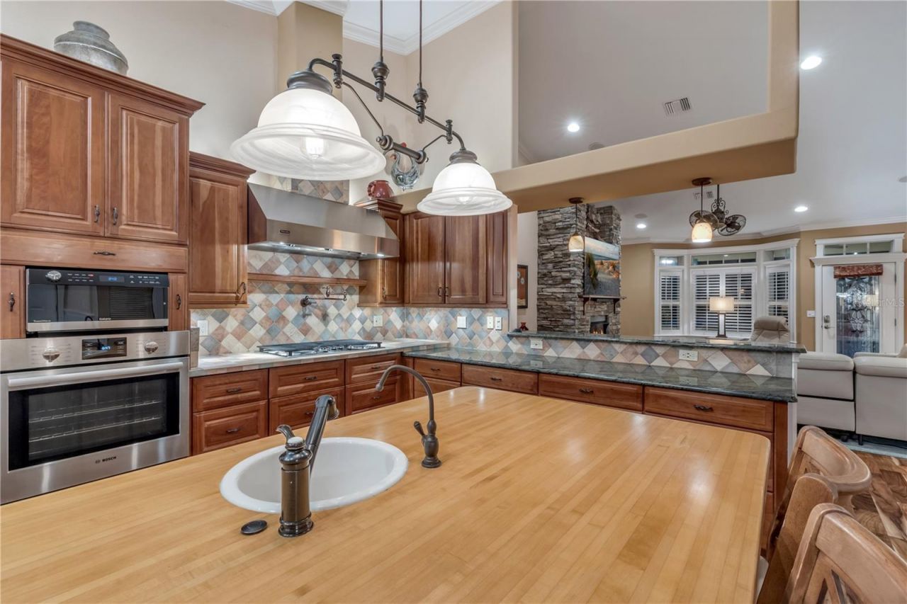 521 S Peninsula Avenue, New Smyrna Beach, FL 32169 Photo