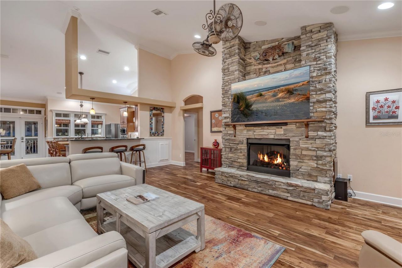 521 S Peninsula Avenue, New Smyrna Beach, FL 32169 Photo
