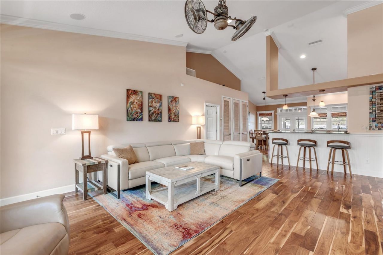 521 S Peninsula Avenue, New Smyrna Beach, FL 32169 Photo