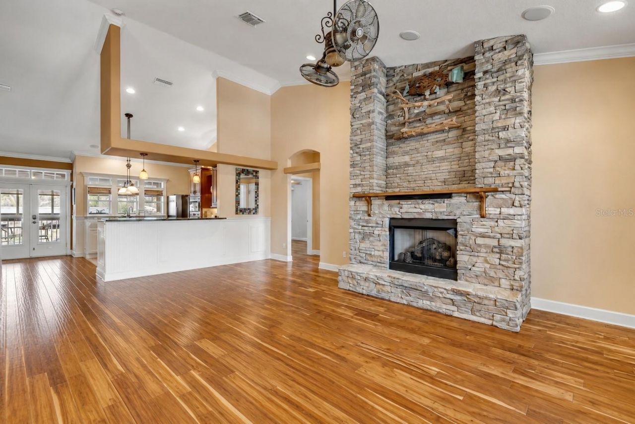 521 S Peninsula Avenue, New Smyrna Beach, FL 32169 Photo