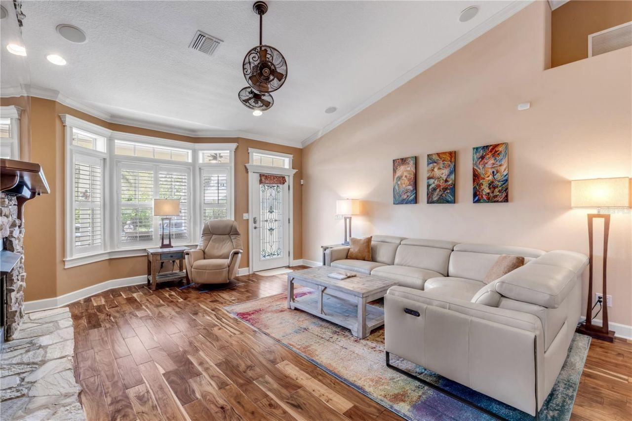 521 S Peninsula Avenue, New Smyrna Beach, FL 32169 Photo