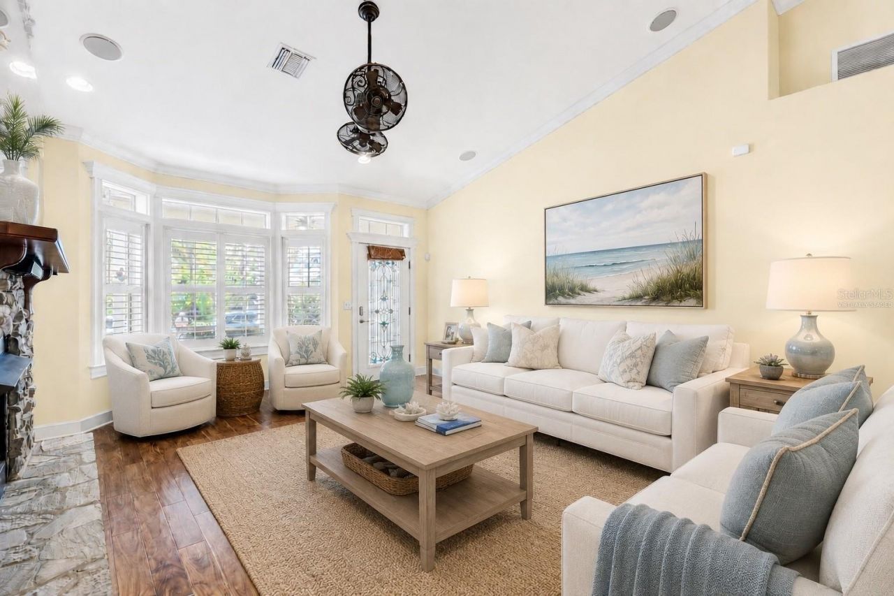 521 S Peninsula Avenue, New Smyrna Beach, FL 32169 Photo