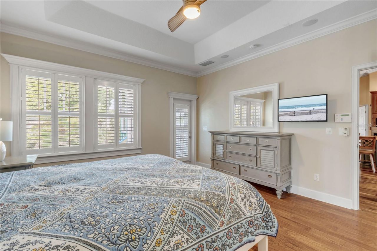 521 S Peninsula Avenue, New Smyrna Beach, FL 32169 Photo