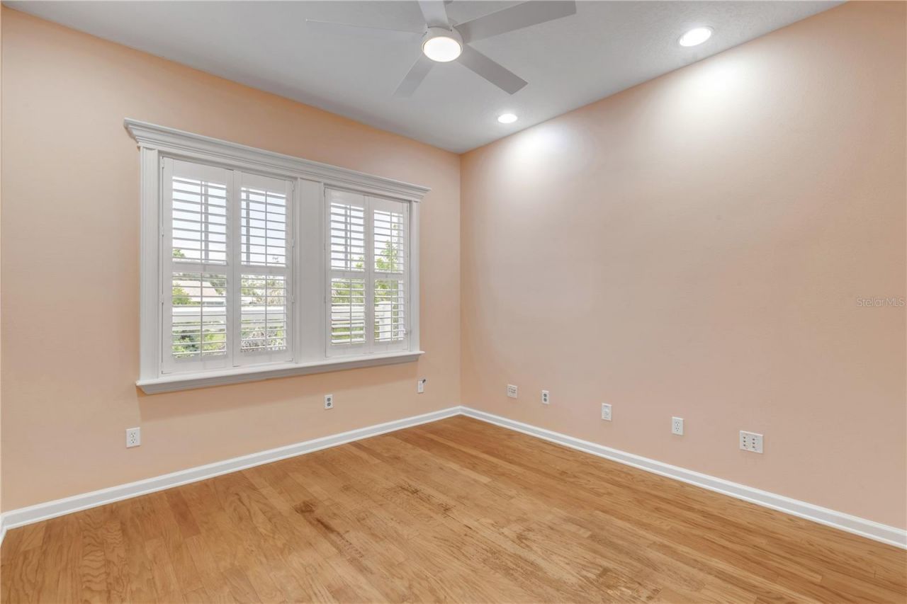 521 S Peninsula Avenue, New Smyrna Beach, FL 32169 Photo