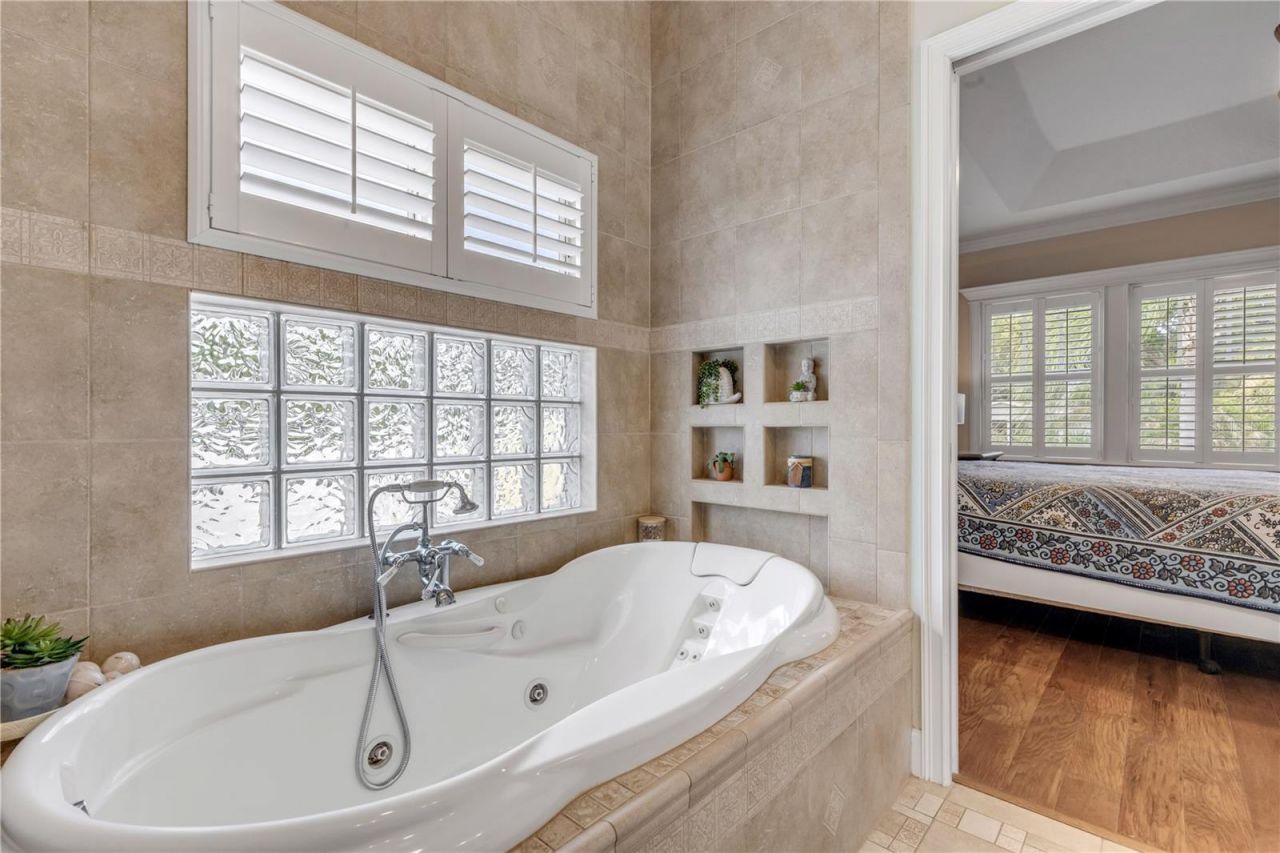 521 S Peninsula Avenue, New Smyrna Beach, FL 32169 Photo