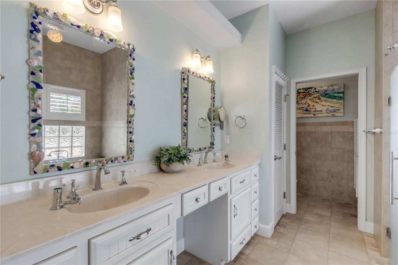 521 S Peninsula Avenue, New Smyrna Beach, FL 32169 Photo