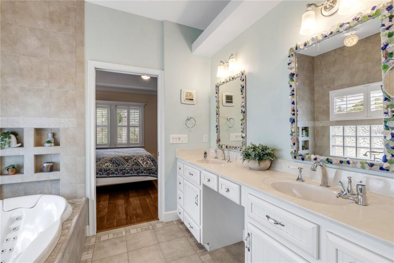 521 S Peninsula Avenue, New Smyrna Beach, FL 32169 Photo