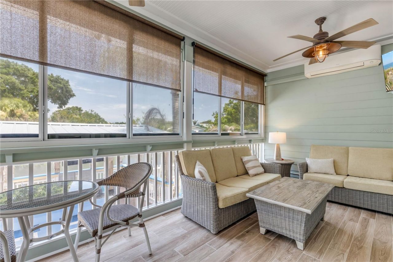 521 S Peninsula Avenue, New Smyrna Beach, FL 32169 Photo