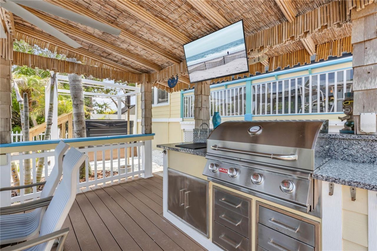 521 S Peninsula Avenue, New Smyrna Beach, FL 32169 Photo