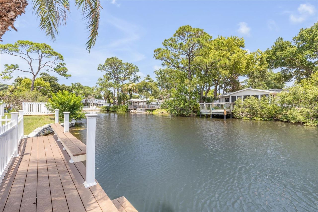 521 S Peninsula Avenue, New Smyrna Beach, FL 32169 Photo