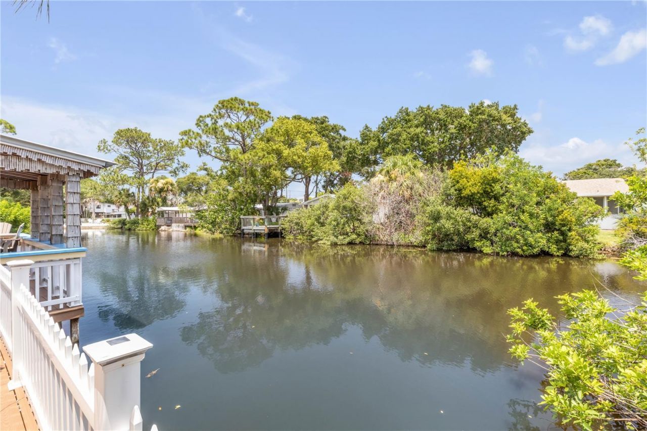521 S Peninsula Avenue, New Smyrna Beach, FL 32169 Photo