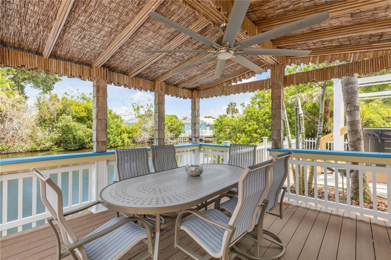 521 S Peninsula Avenue, New Smyrna Beach, FL 32169 Photo
