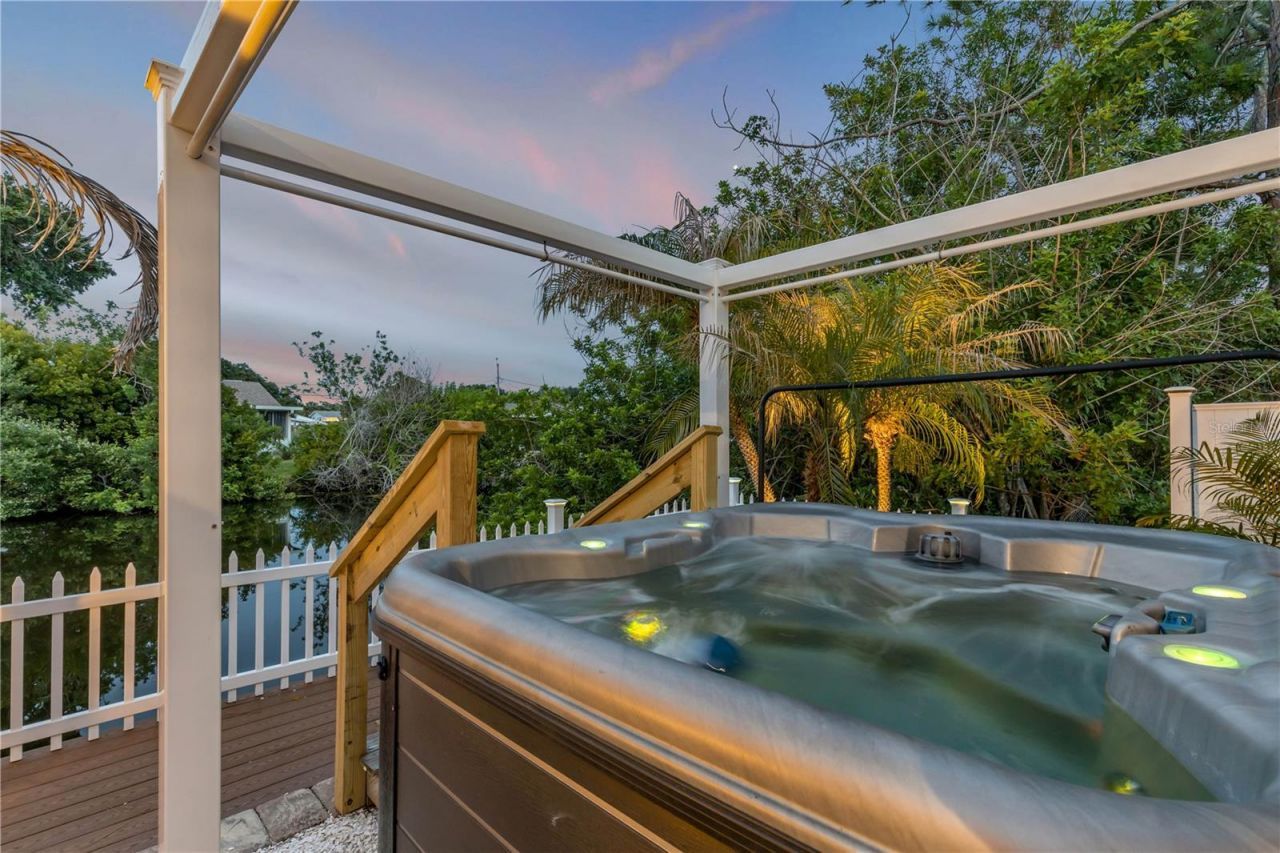 521 S Peninsula Avenue, New Smyrna Beach, FL 32169 Photo