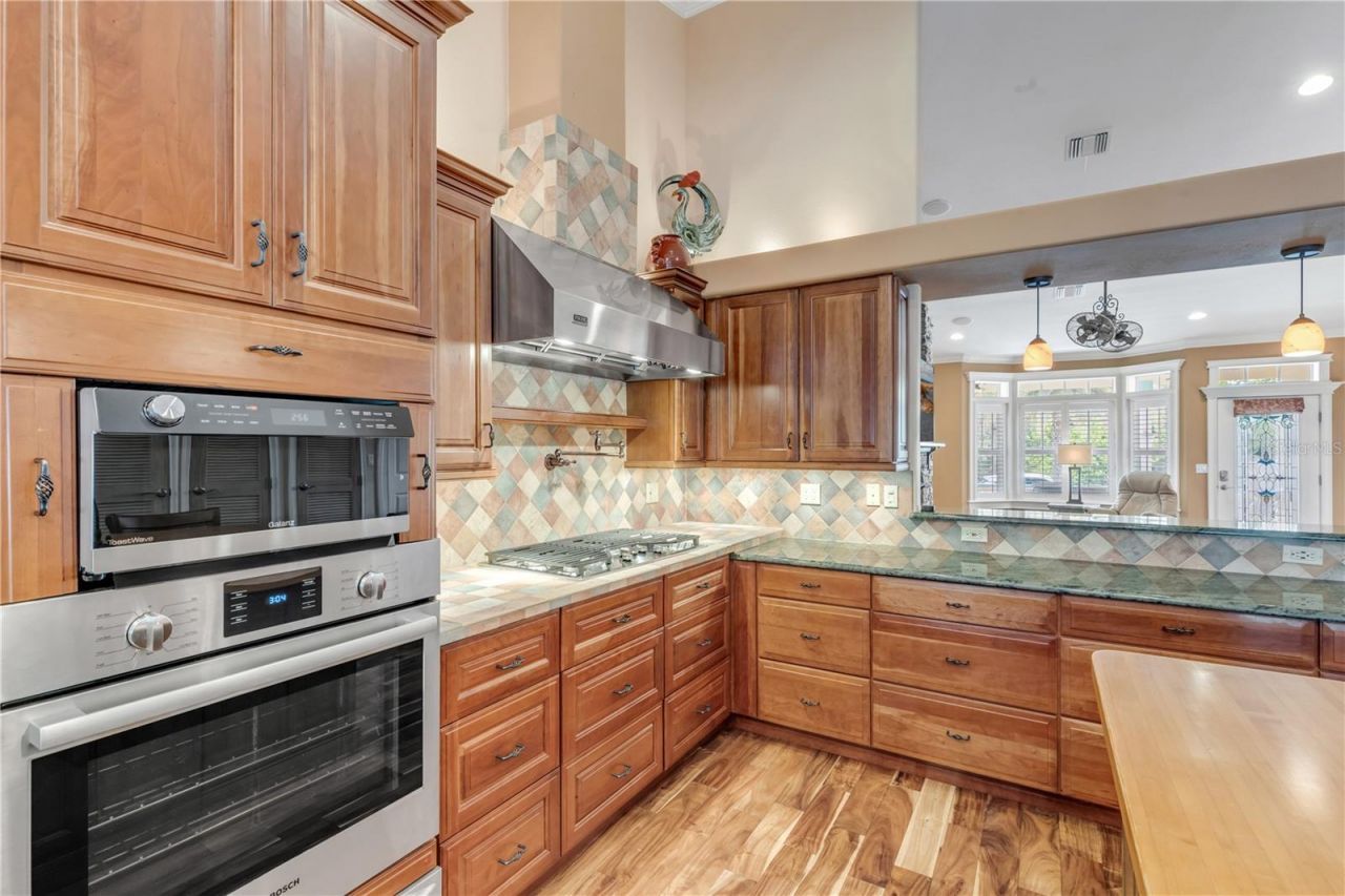 521 S Peninsula Avenue, New Smyrna Beach, FL 32169 Photo