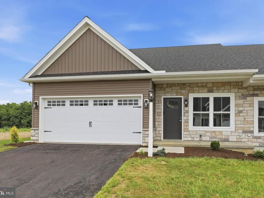 234 Pilgrim Drive, Lancaster, PA 17603 Main Photo