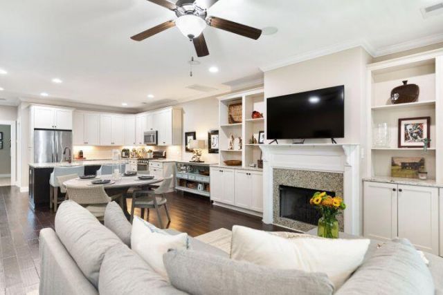 192 Slipper Shell Court Photo 6