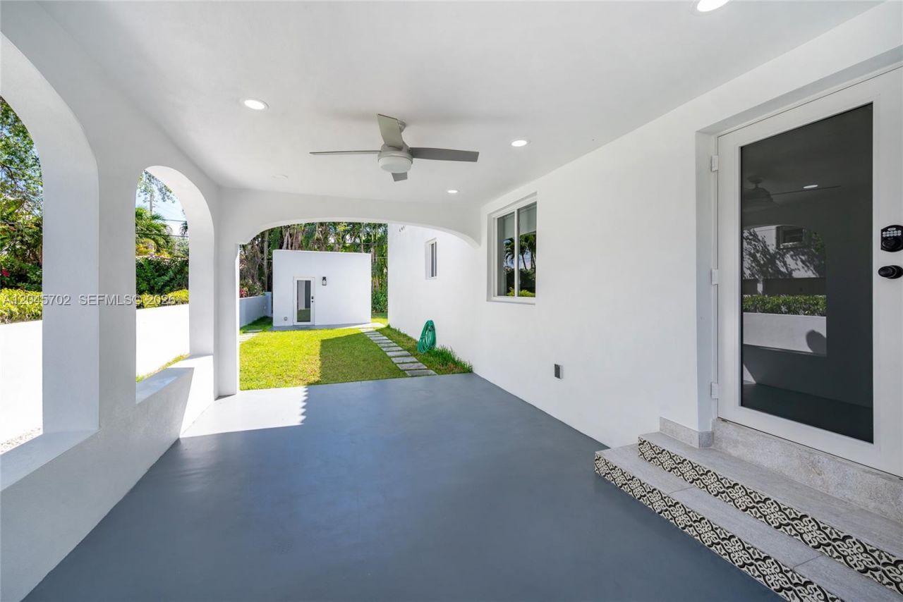 817 Columbus Blvd, Unit 817, Coral Gables, FL 33134 Photo