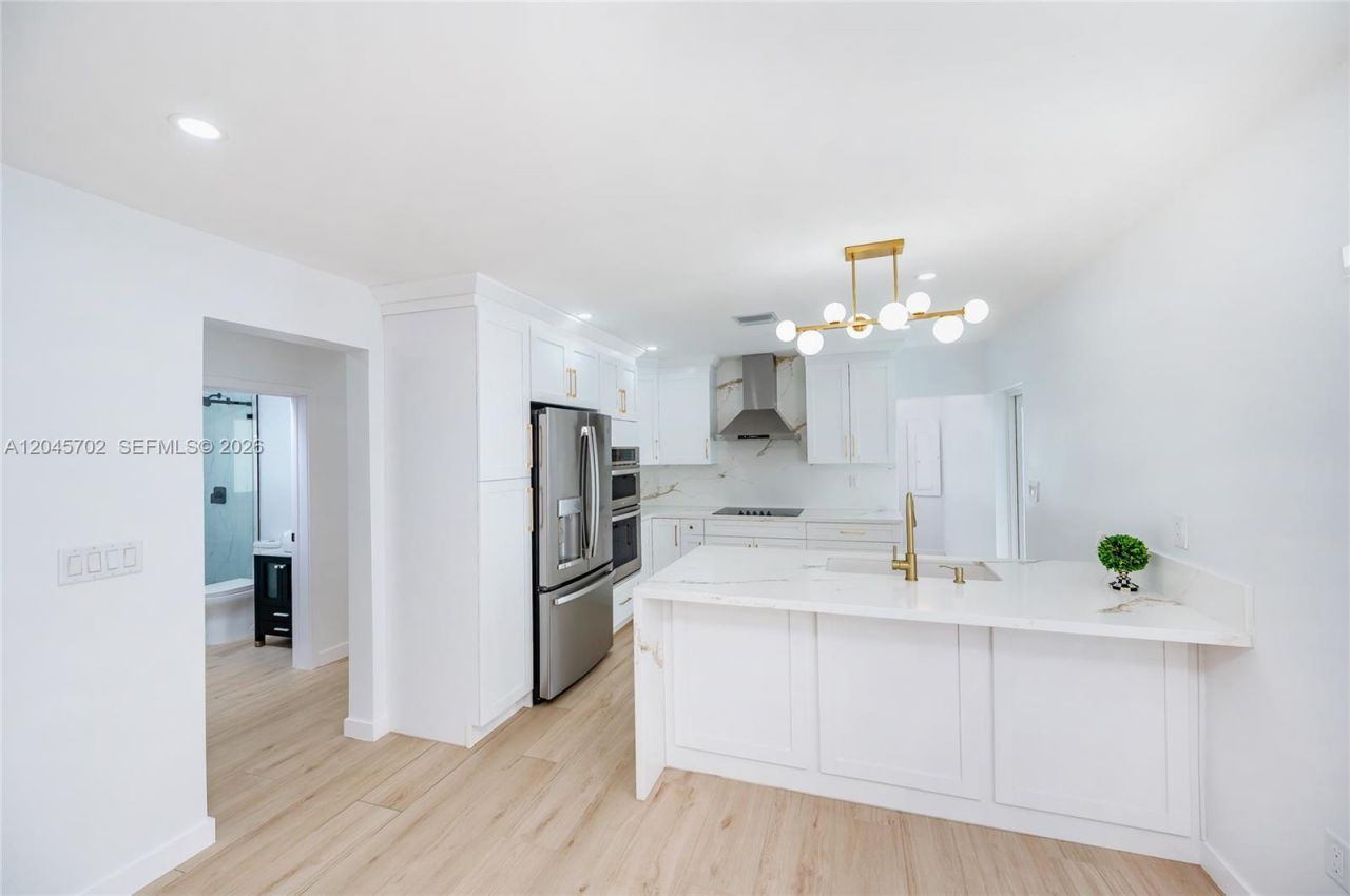 817 Columbus Blvd, Unit 817, Coral Gables, FL 33134 Photo