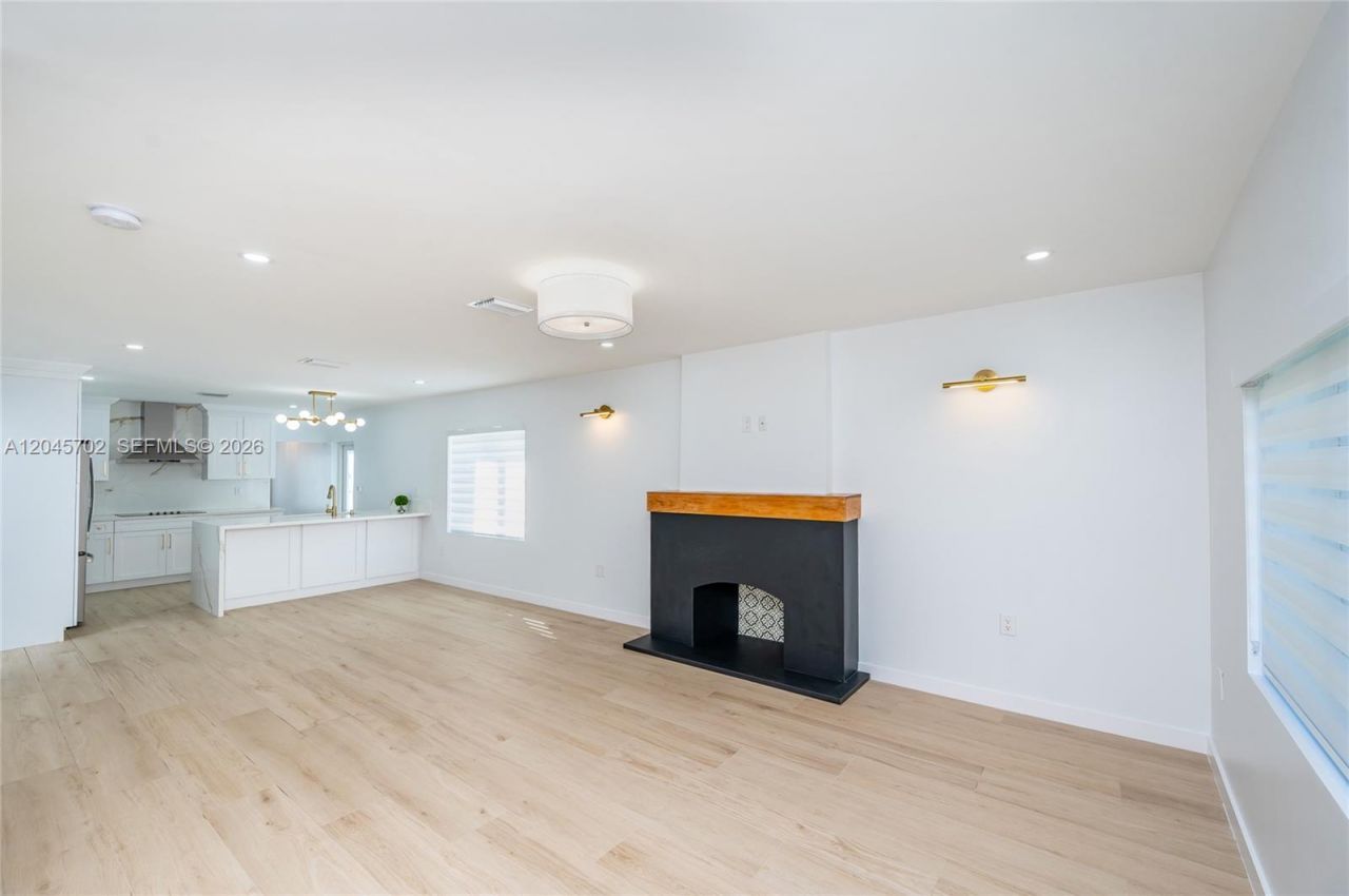 817 Columbus Blvd, Unit 817, Coral Gables, FL 33134 Photo