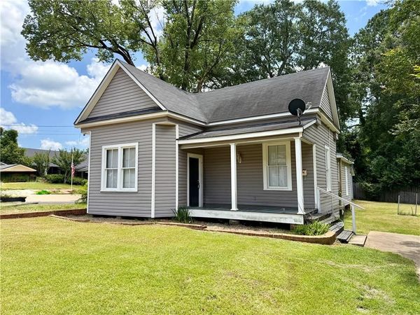 526 LAKEVIEW Street, Pineville, LA 71360