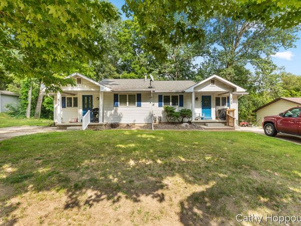 610-612 N Dexter Street, Ionia, MI 48846