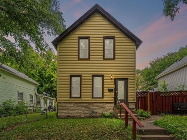756 Desoto Street , Saint Paul, MN 55130