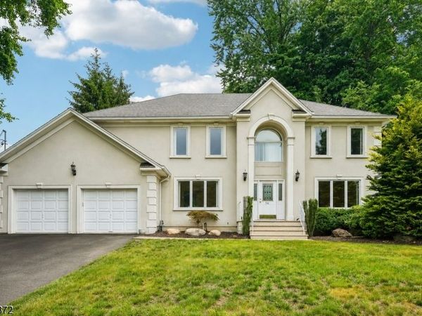 54 Church Ln, Wayne, NJ 07470