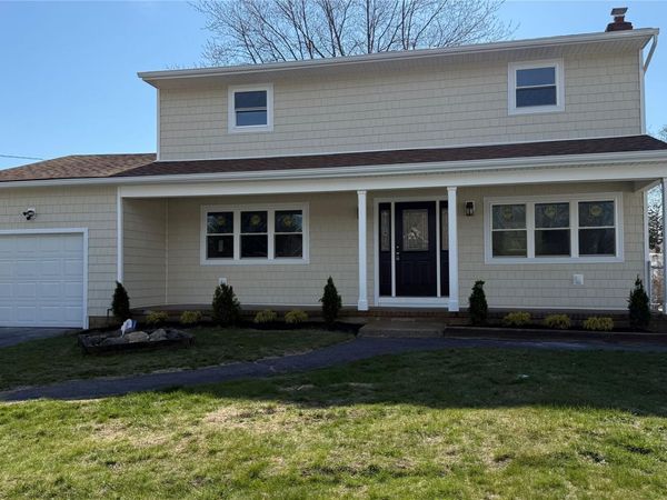 211 4th Avenue , West Babylon, NY 11704