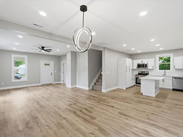 216 E 1st Street , London, OH 43140