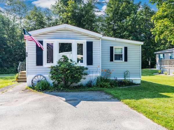 39 Hilton Avenue, Exeter, NH 03833