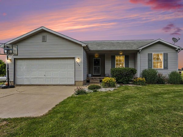 6253 Mills Highway, Eaton Rapids, MI 48827