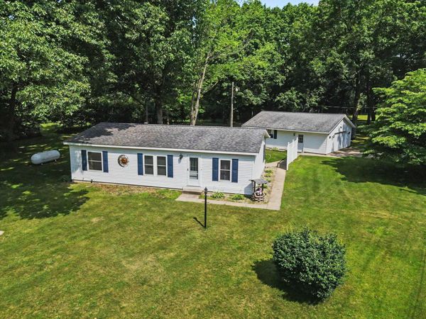 14164 Riverside Drive, Constantine, MI 49042