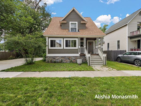 313 N 5th Street, Grand Haven, MI 49417