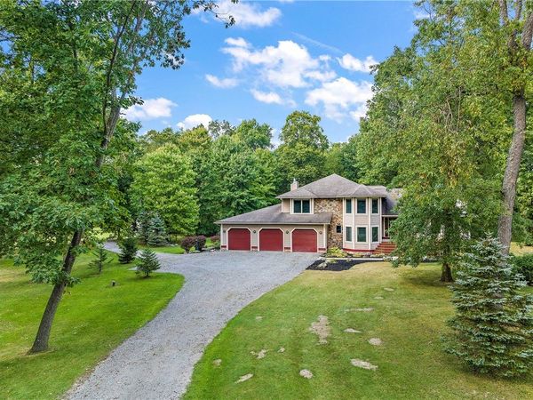 49 Babcock Rd, Mercer, PA 16137