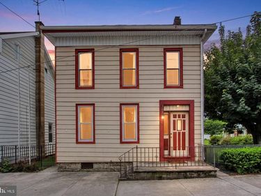 526 W KING STREET, EAST BERLIN, PA 17316