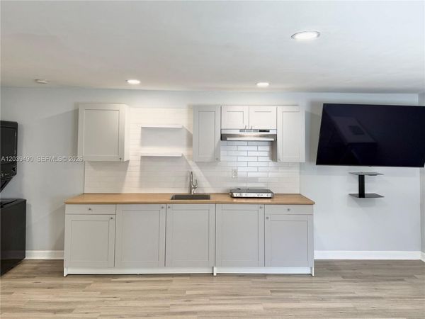 227 SW 26th Rd , Unit Rear, Miami, FL 33129